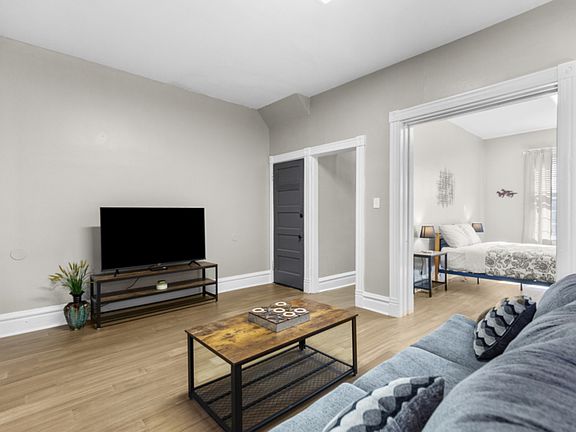 3rd image of 3313 Magnolia Ave #2F