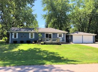 1505 N Rose Farm Rd, Woodstock, IL 60098