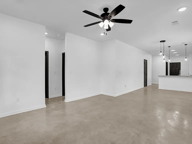 777 Hanley St — Photo 7