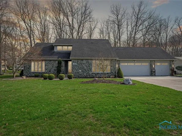 563 Three Rivers Ct, Defiance, OH 43512