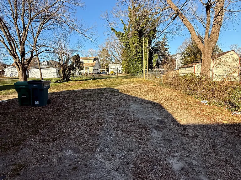 1410 Whatley St — Photo 17