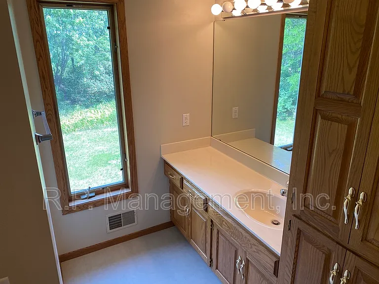 4626 Linnea Ln — Photo 31