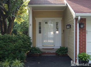 3 Arbor Dr, Providence, RI 02908