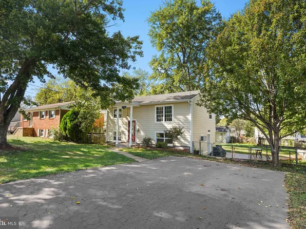 9412 Westmoreland Ave, Manassas, VA 20110