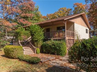 63 Oak St, Clyde, NC 28721