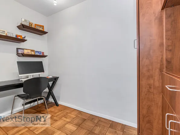 400 East 56th Street image 6 of 16