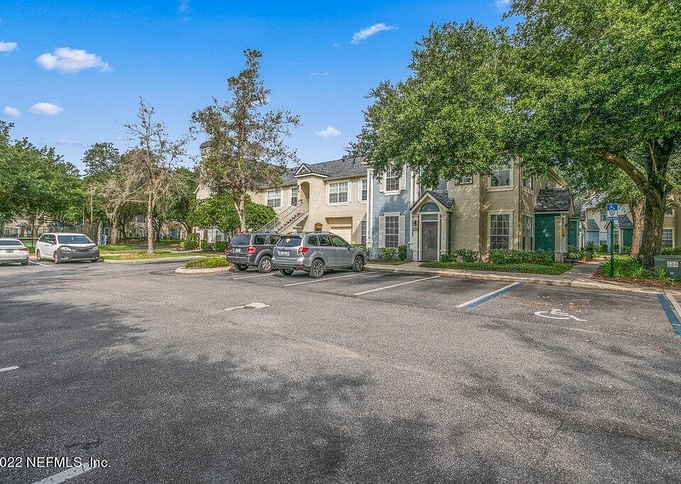 1st image of 13703 RICHMOND PARK Drive N #2102