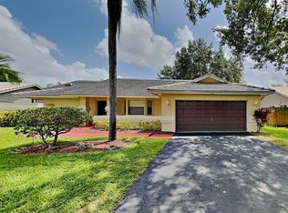 11192 NW 1st Pl, Pompano Beach, FL 33071