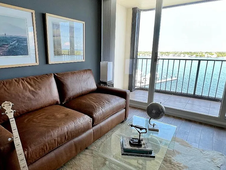 132 Lakeshore Dr #1118 — Photo 14