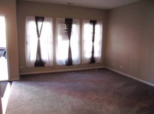 136 Dawson Dr, Elgin, IL 60123