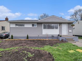 27246 Maywood St, Roseville, MI 48066
