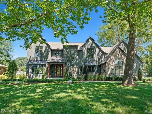 3570 Berkshire Dr, Bloomfield Hills, MI 48301