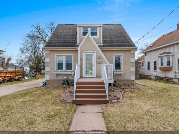 825 1st St, Menasha, WI 54952