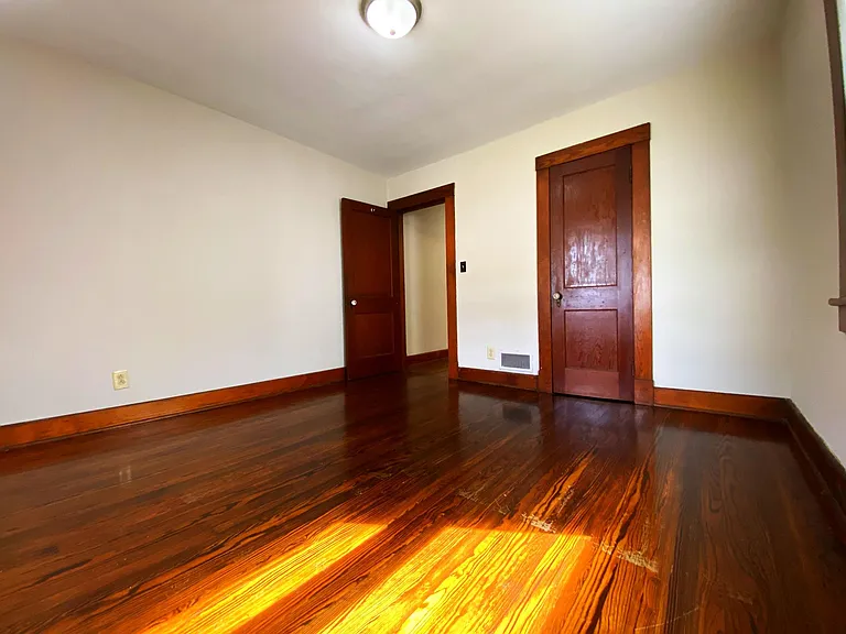610 Sherwood Ave — Photo 22
