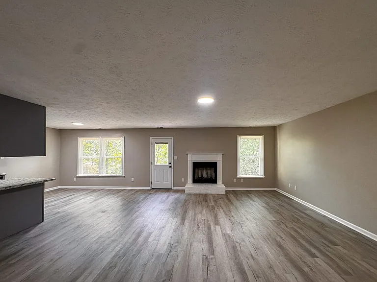 471 Brandermill Rd — Photo 8