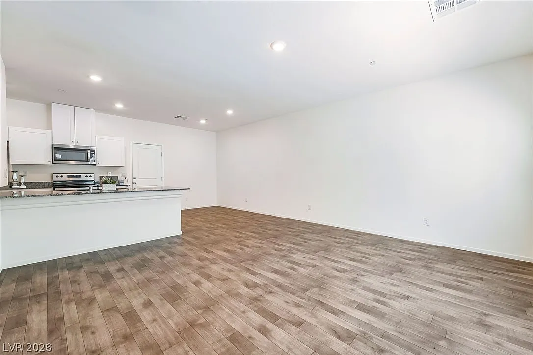 Building Photo - 7483 Coastal Ledge St
