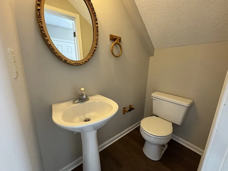113 Cedar Dr #4 — Photo 8