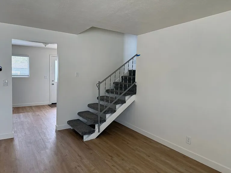 81 W 300 N #TOWNHOUSE — Photo 5