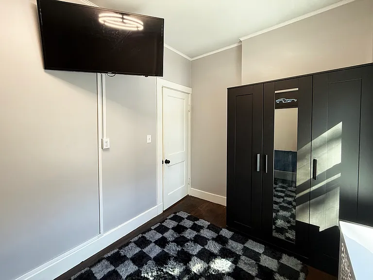 108 Washington St #8 — Photo 8