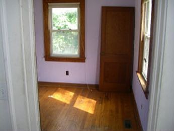 5th image of 9286 Phillip Ave