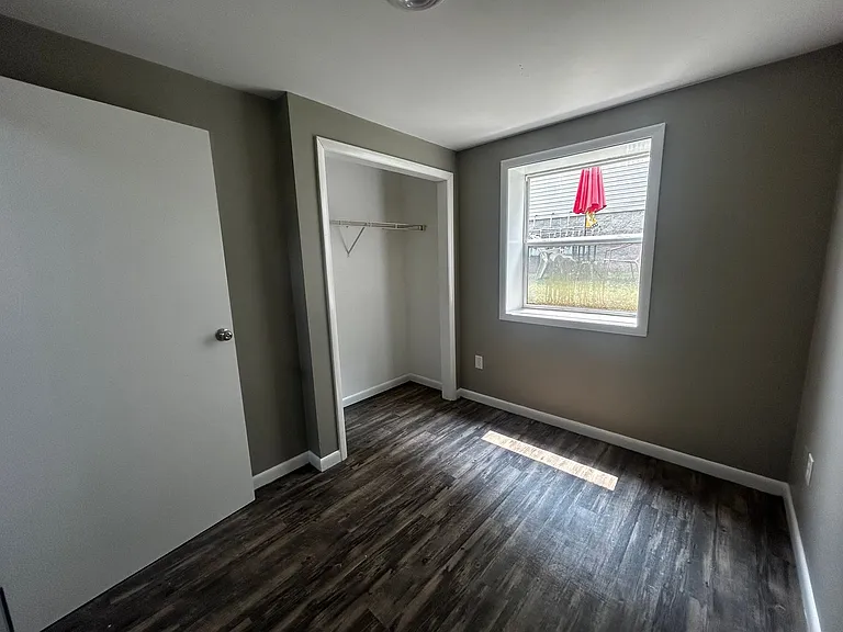 211 Tompkins St — Photo 19