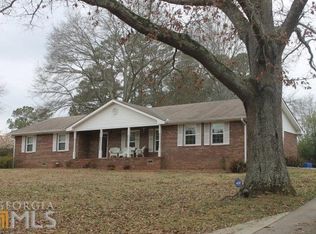 207 1st St, Bowdon, GA 30108