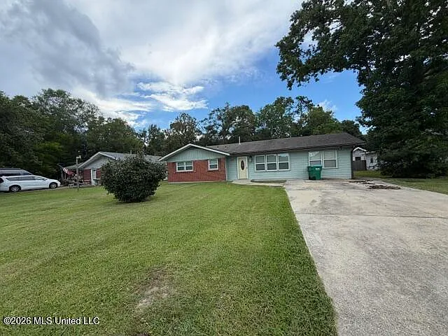3 bed, 2.0 bath, 1495 sqft, $1,600 — Photo 1
