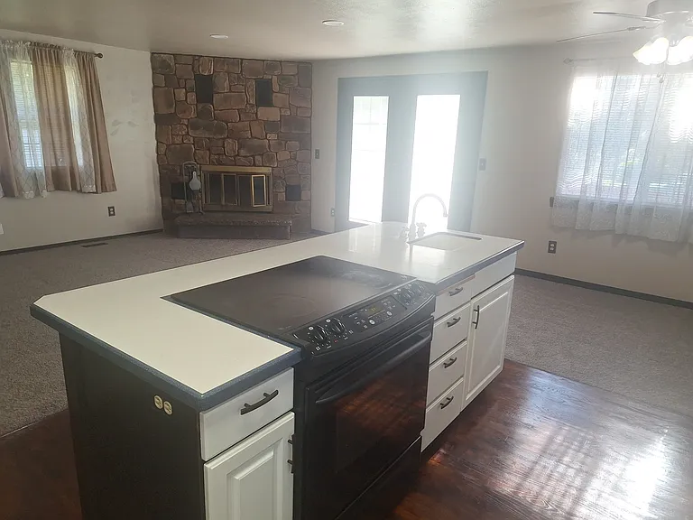 213 Sharon Ave E — Photo 21