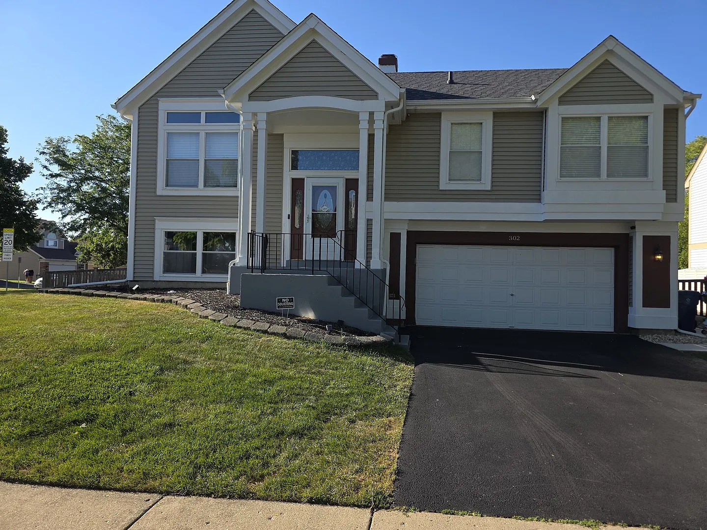 3 bed, 2.5 bath, 1744 sqft, $3,100 — Photo 1