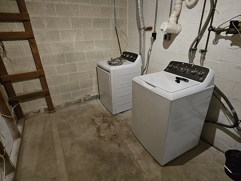 450 Garland Cir — Photo 17