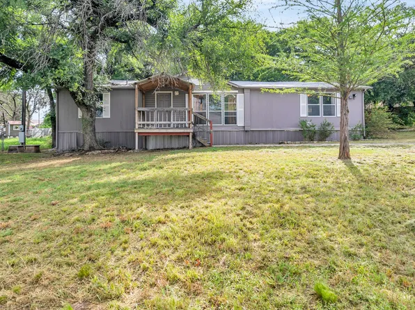 2821 Brazos River Dr, Granbury, TX 76048