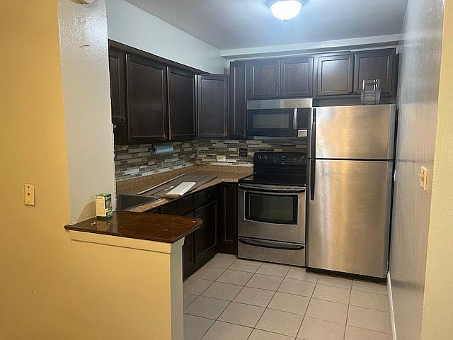 1st image of 2025 W Granville Ave #105