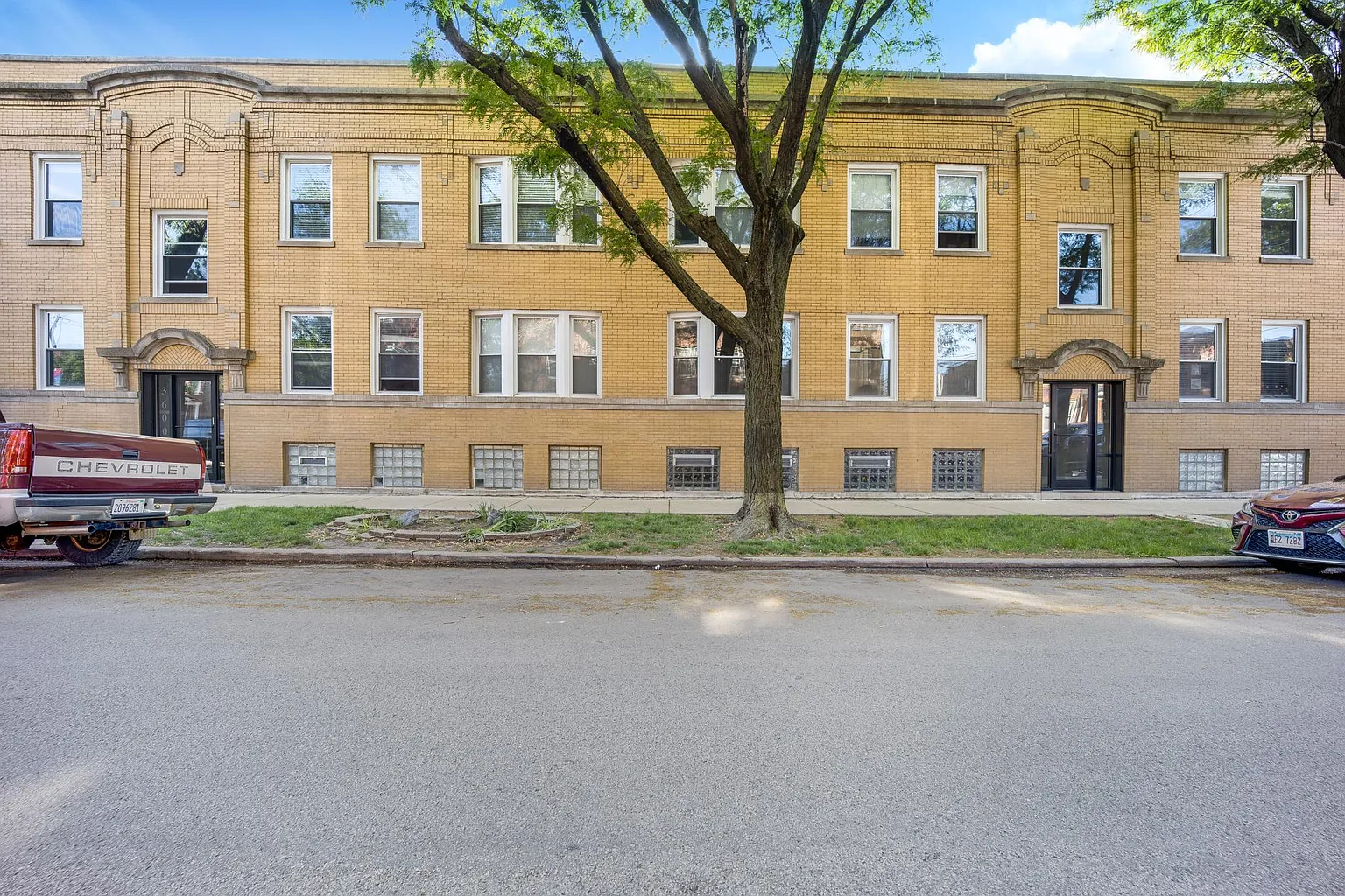 3602 N Oakley Ave Chicago, IL, 60618 - Apartments for Rent | Zillow