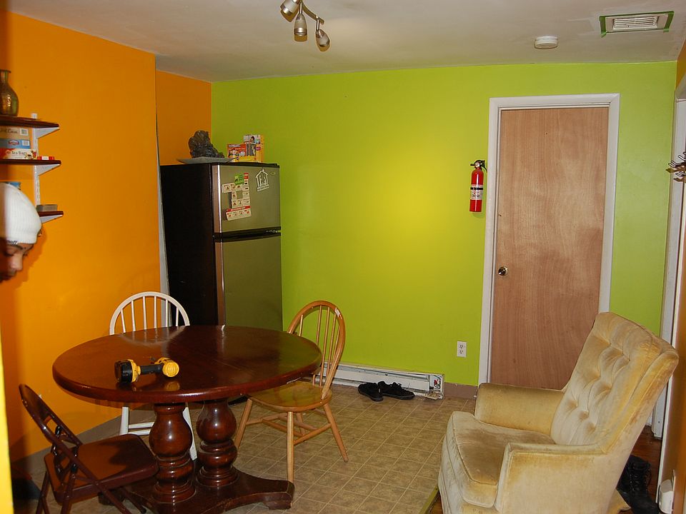 Fl 1, Kitchen and dining rm