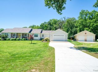 10031 Iosco Ridge Dr, Gregory, MI 48137