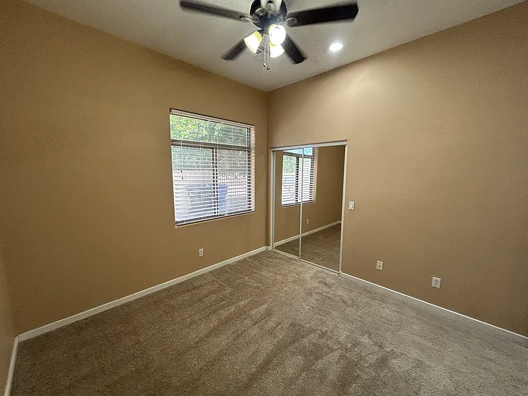 2041 E Fawn Dr — Photo 38