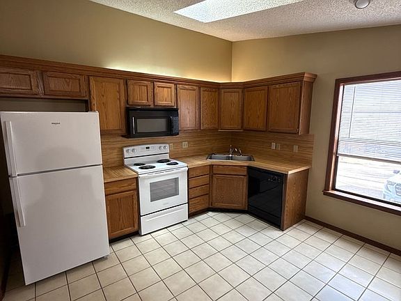 2nd image of 1200 Town And Country Ln #1218
