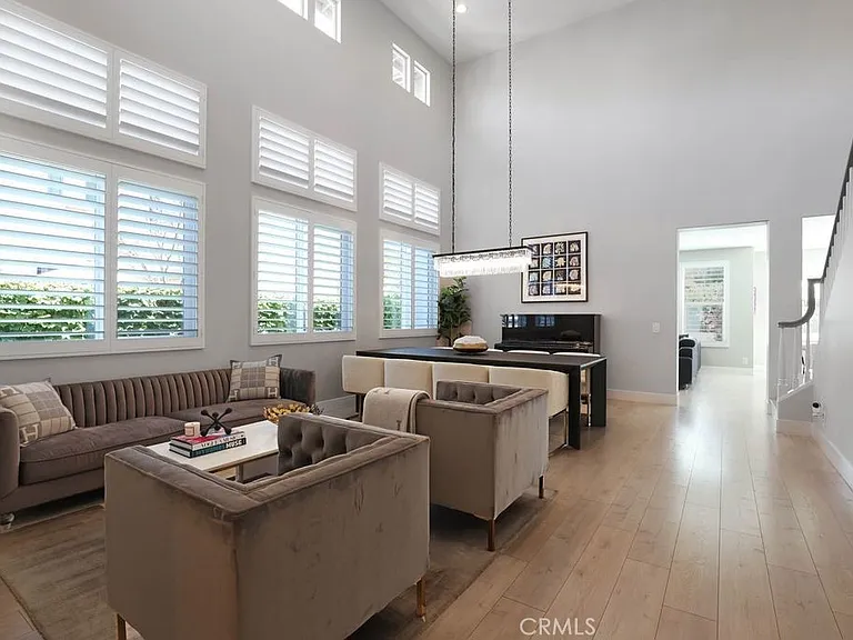 57 Laurelhurst Dr — Photo 5