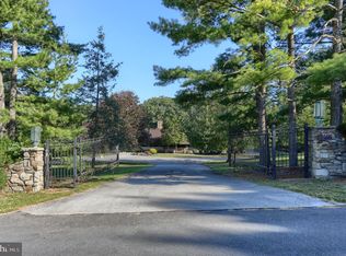 4122 Crestview Rd, Harrisburg, PA 17112