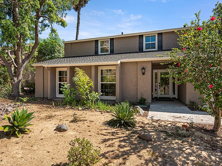 9917 Mozelle Ln — Photo 3