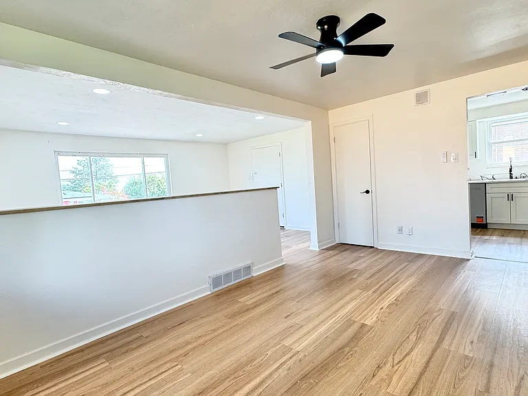 2919 Pioneer Ave #1 — Photo 4