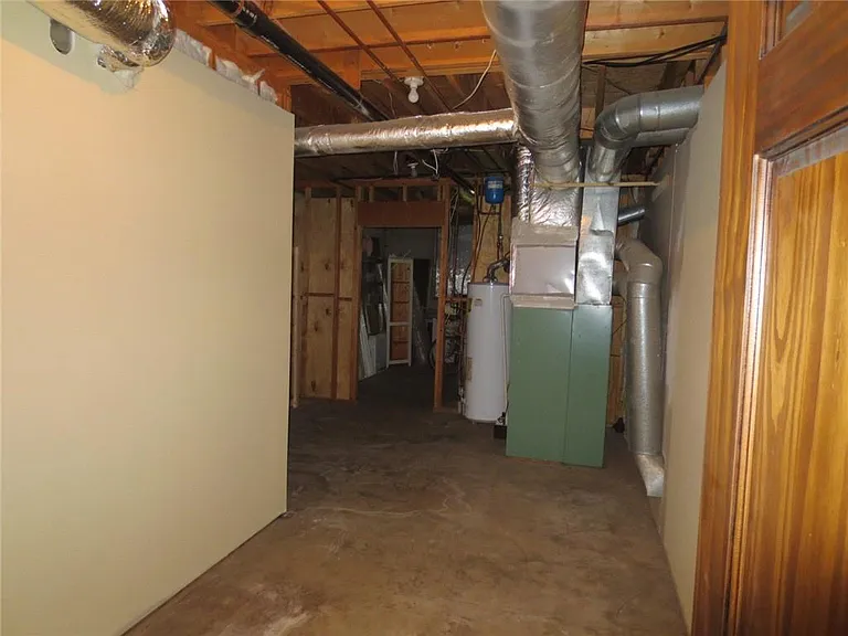 220 Lantern Ridge Ct — Photo 14