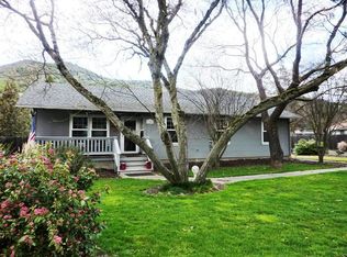 1301 N 2nd Ave, Gold Hill, OR 97525