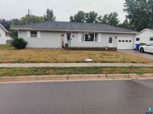 34 Elbon Dr, Pipestone, MN 56164