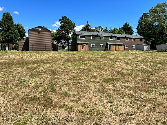 3rd image of 2549 E Barnett Rd