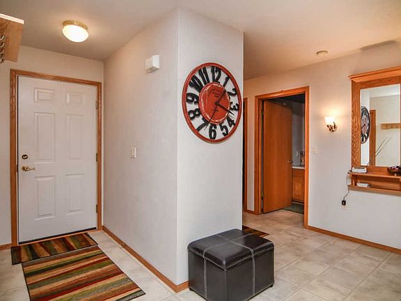 4th image of 830 E River Dr APT E