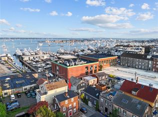 10 W Extension St, Newport, RI 02840