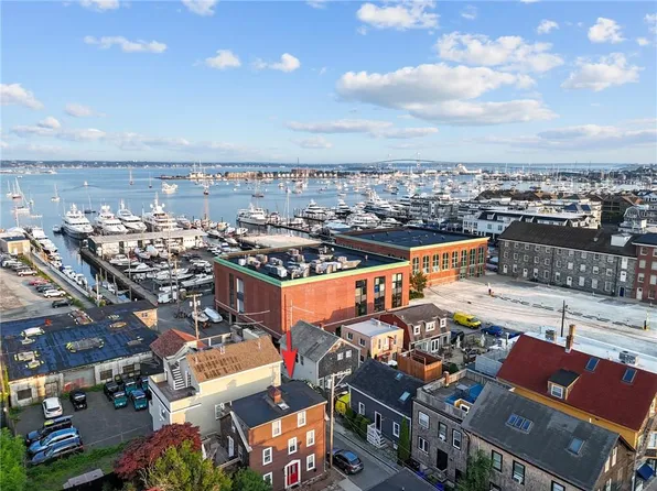 10 W Extension St, Newport, RI 02840