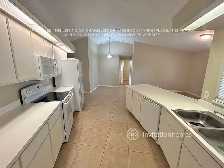 619 SE 18th St — Photo 7