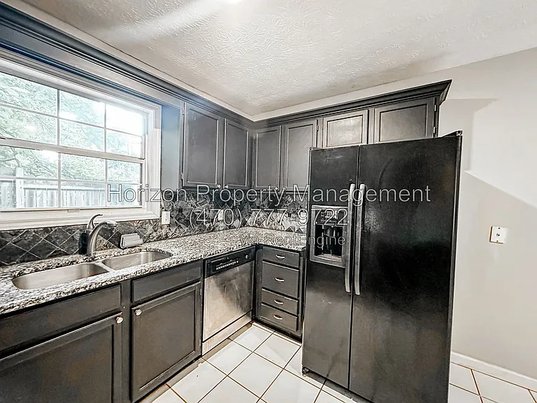 4925 Farmstead Ct NE — Photo 8